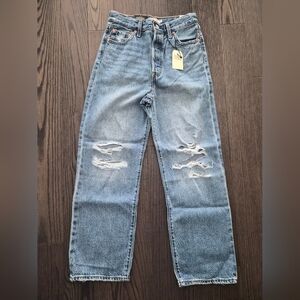 Levi's Medium Wash Ribcage Straight Jeans NWT Size 26